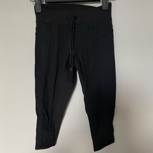 Lululemon hot yoga crops with drawstring